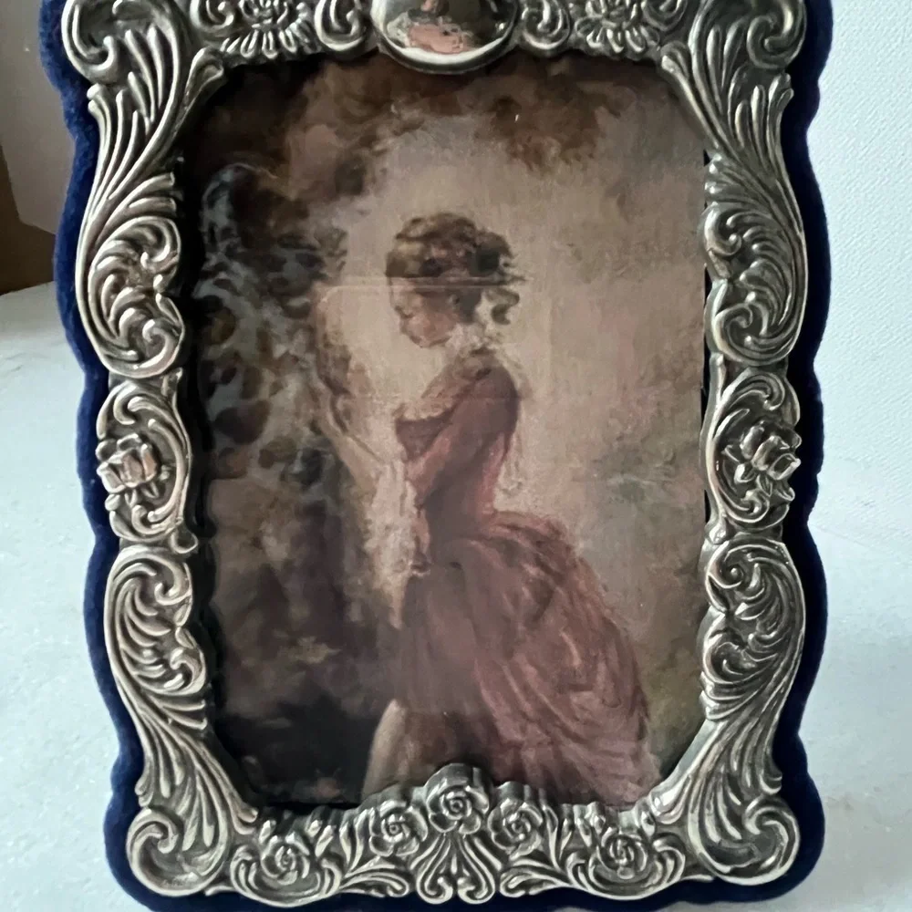 Vintage silver plated ornate picture frame blue velvet back